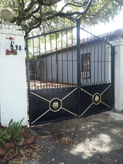 Antique Gate Repare Paint